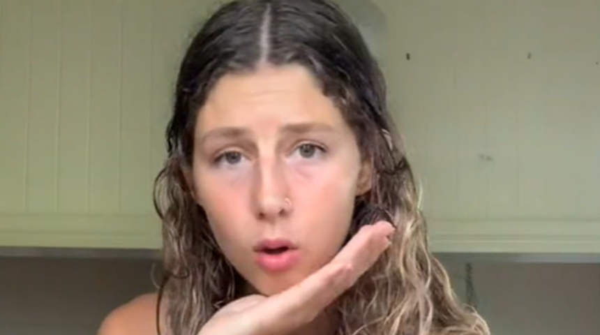 Yıllardır tüylerini almayan TikTok modeli mayolu paylaşımıyla herkesi şaşırttı! “Doğallığı seviyorum”