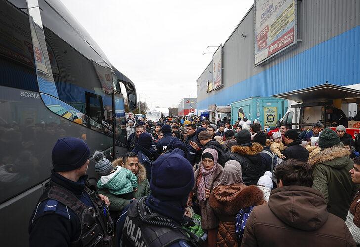 Çekya, Ukrayna'dan gelen mülteciler sonrası OHAL ilan etti