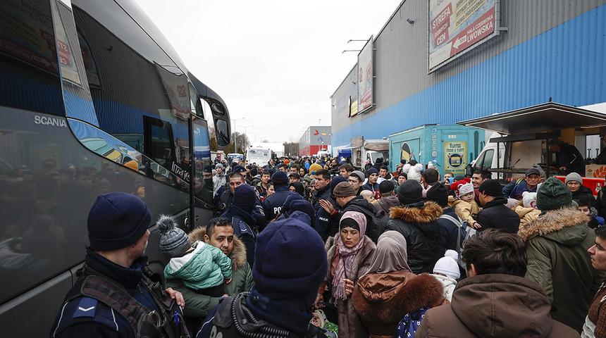 Çekya, Ukrayna'dan gelen mülteciler sonrası OHAL ilan etti