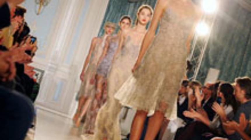 Londra'da Erdem Moralıoğlu R&uuml;zgarı