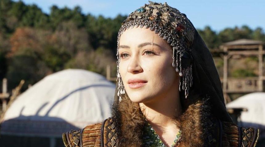 Buse Arslan kimdir? Nereli ve kaç yaşında? Hangi filmlerde oynadı? Buse Arslan kaza mı geçirdi? Sağlık durumu nasıl?