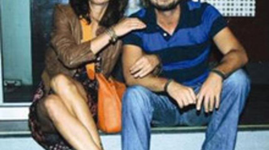 Zeynep Tevfil Kol Kola