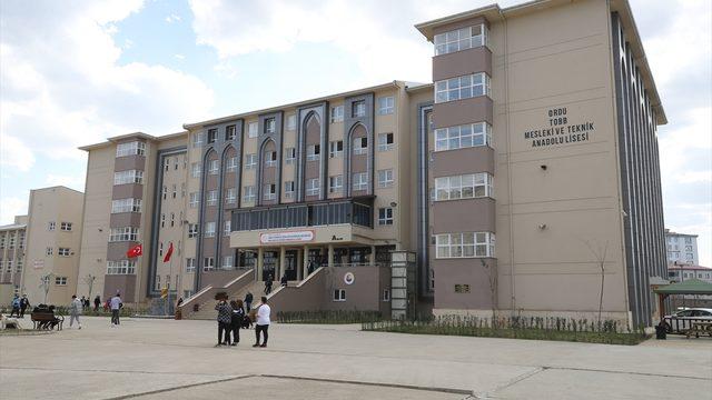 Ordu'da öğrenciler atık su tesisatı malzemelerini aksesuara dönüştürüyor