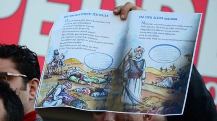 "Kediler Allah diye zikrediyor"