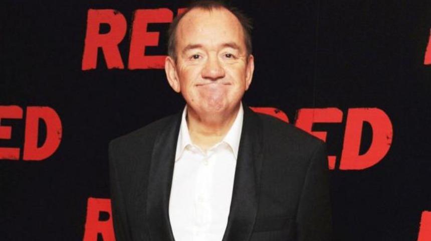 Ünlü komedyen Mel Smith öldü