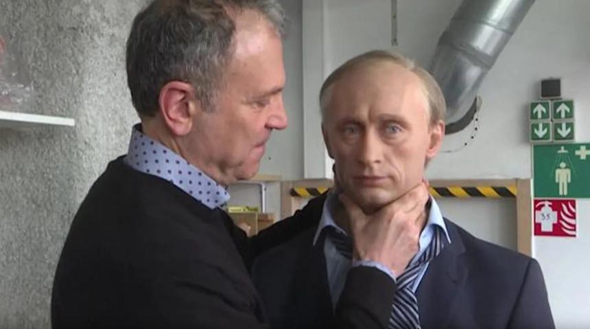 Putin'in heykeli kaldırıldı! 'Zelenskiy onun yerini alacak'