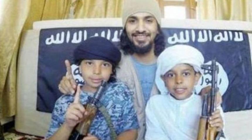 2 çocuğunu canlı bomba yapacak