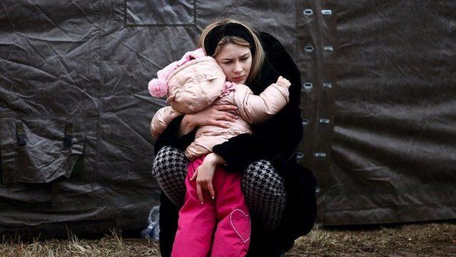 Ukrayna binlerce kişi hayatını kaybetti veya evlerini terk etmek zorunda kaldı