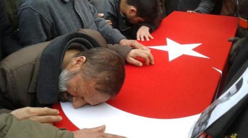 'Oğlum bizi bırakıp gitme'