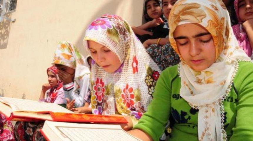 Kur'an okuyarak eylem yaptılar