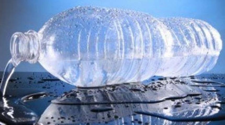  Su şisesinden sinek çıkınca...