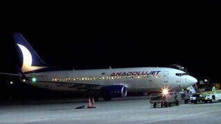 Fırtına uçağın inişine engel oldu