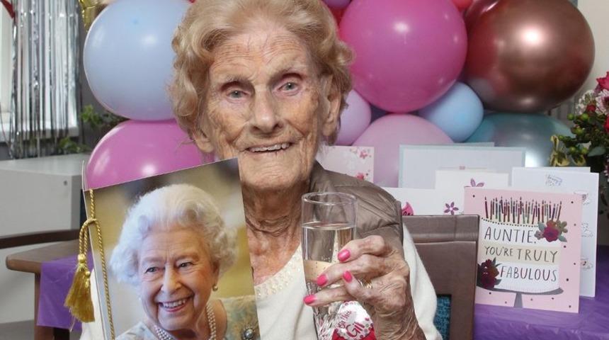 Yaşına kimseyi inandıramıyor! Uzun yaşamının sırrını açıkladı: Seçim hakkını kullanmak