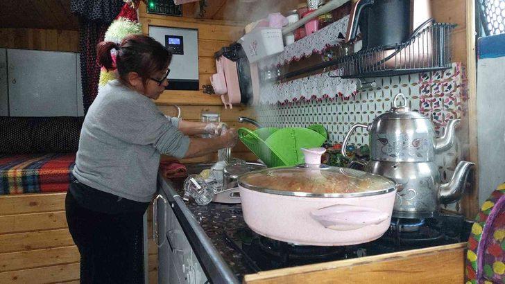 2 yıldır otobüs karavanda yaşıyorlar: Ömürlerinin sonuna kadar karavanda yaşamak istiyorlar G5
