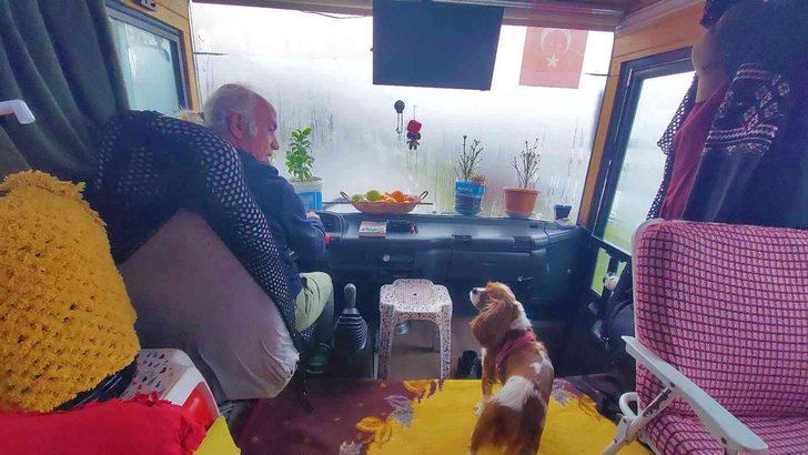 2 yıldır otobüs karavanda yaşıyorlar: Ömürlerinin sonuna kadar karavanda yaşamak istiyorlar G4