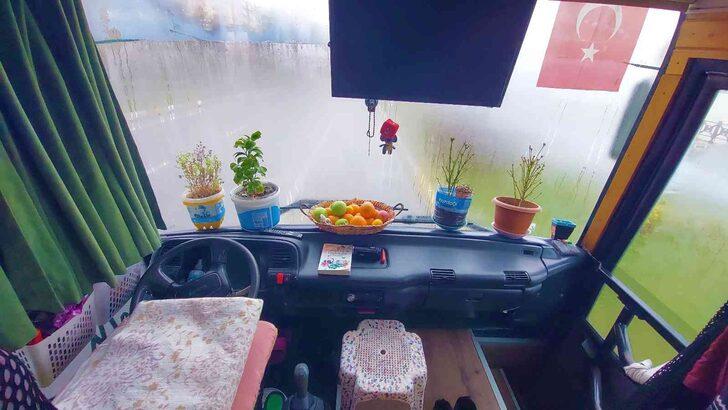 2 yıldır otobüs karavanda yaşıyorlar: Ömürlerinin sonuna kadar karavanda yaşamak istiyorlar G2