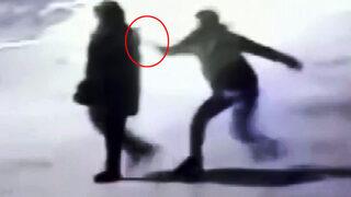 Antalya'da dehşete düşüren olay! Kadını sokak ortasında sırtından bıçakladı, 'Başkasına benzettim' dedi