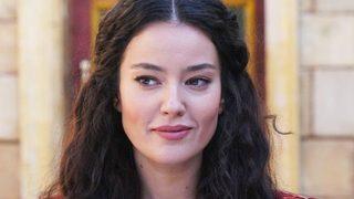 Barbaroslar Akdeniz'in Kılıcı'nın yıldızı Pelin Akil, kocasının bornozlu pozuna kayıtsız kalamadı!