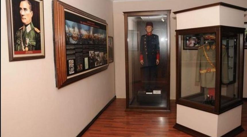 10 yaşındaki Atat&uuml;rk