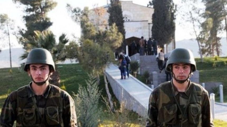 "IŞİD, S&uuml;leyman Şah T&uuml;rbesi'ni istedi"