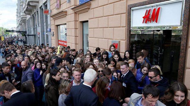 Mağazalar tek tek kapanıyor: Ruslar izdiham yarattı!