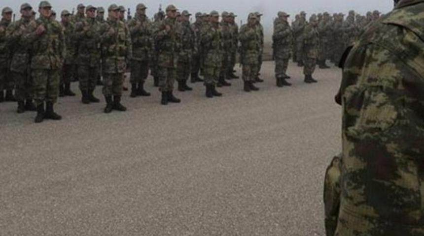 12 askerden biri &ouml;l&uuml;m&uuml; d&uuml;ş&uuml;n&uuml;yor