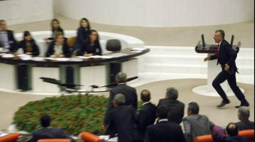 Yumruk atan AK Partili Saral'a kınama