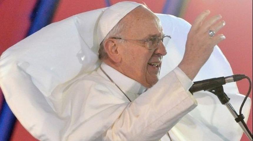 Papa: İnternet Tanrı'nın bir lütfu