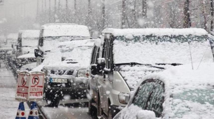 Hakkari'de kar sürprizi!