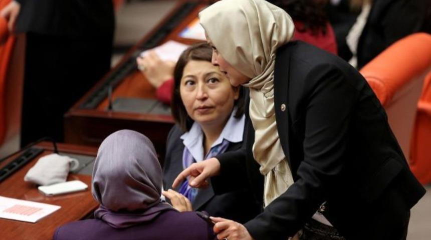 Başörtülü vekillerin Meclis sitesindeki fotoğrafları değişti