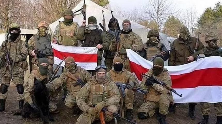 Ukrayna için özel ordu! 'Ya evde kalın ya bize katılın'