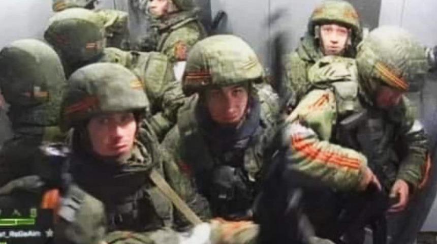 Ukrayna askeri gafil avladı... Rus askerleri asansörde sıkışıp kaldılar!
