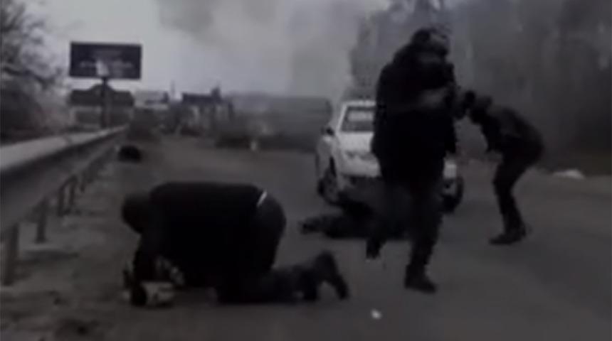 Türk gazeteciler ölümden döndü! Ukrayna'da korku dolu anlar