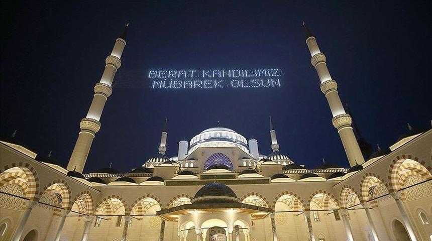2022 Berat Kandili ne zaman? Berat Kandili hangi gün idrak edecek? İşte 2022 Kandil günleri!