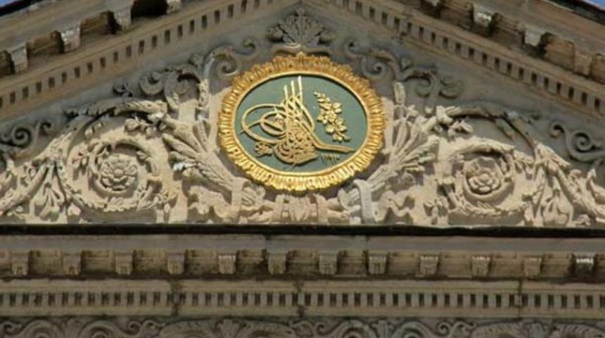 Saltanat tuğraları geri d&ouml;n&uuml;yor