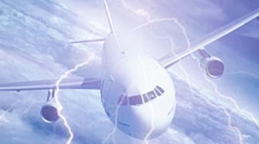 Uçaklar havada tur atıyor