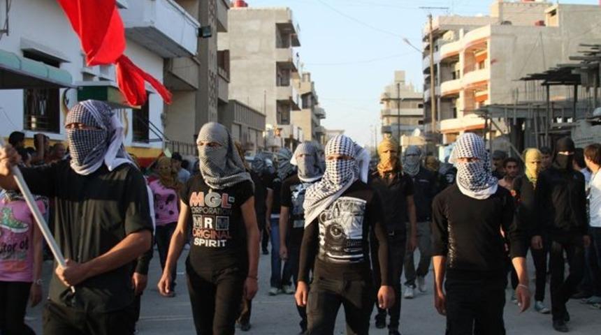 "&Uuml;zerimde bomba var"