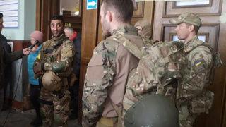 Eski İngiliz deniz piyadesi askerler Ruslara karşı savaşmak için Ukrayna'da 