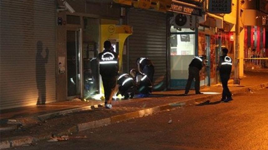 İstanbul'da PTT'ye bomba atıldı