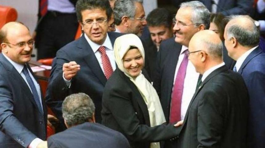 Dünya,  türbanlı kadın vekilleri konuşuyor