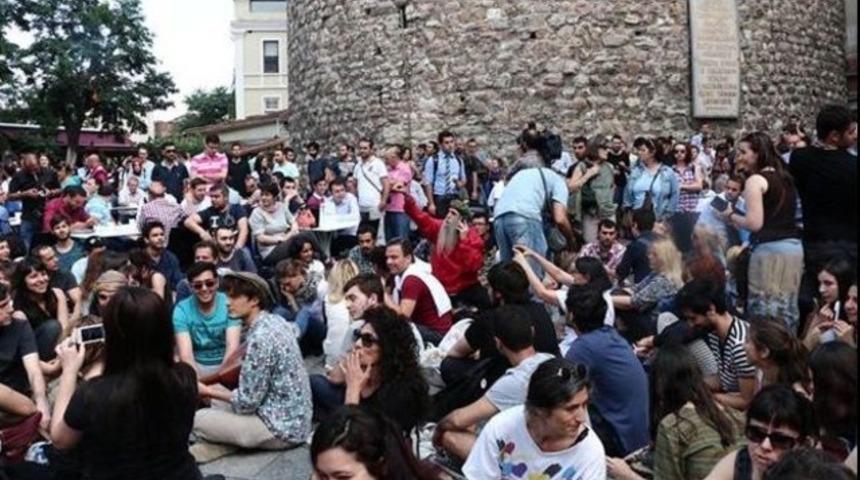 Galata Kulesi’nin dibine çay bahçesi isyanı