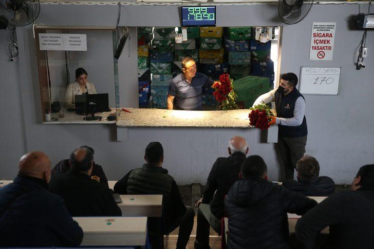 Çiçek mezatlarında "Dünya Kadınlar Günü" hareketliliği G1