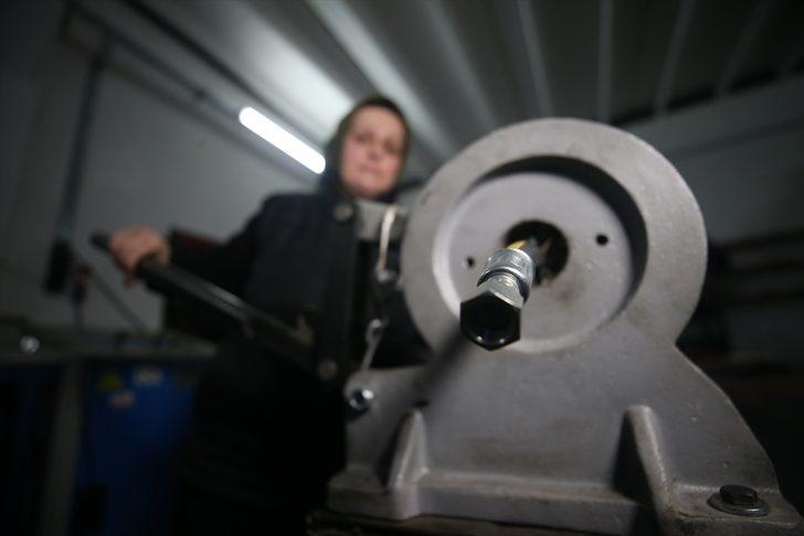 Sanayinin "usta kadınları" çalışma azimleriyle takdir topluyor G5