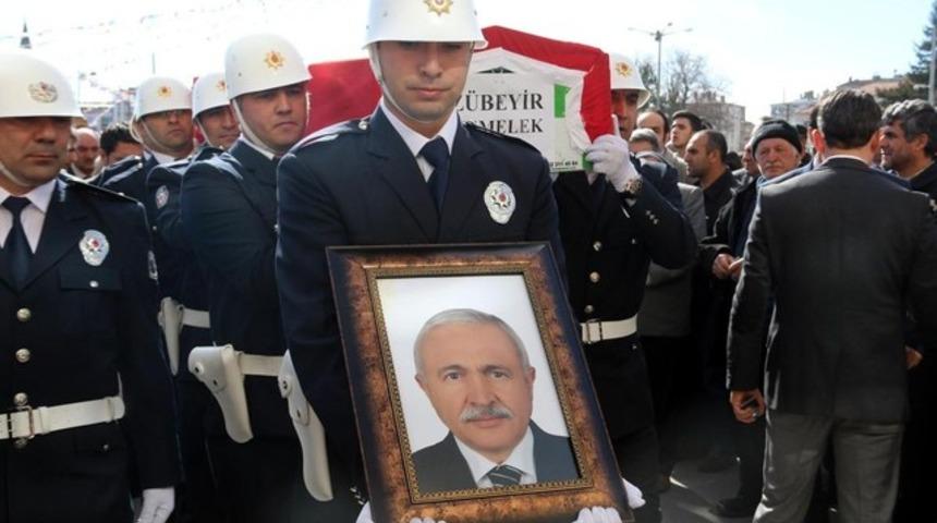 Sivas Valisini binlerce kişi uğurladı