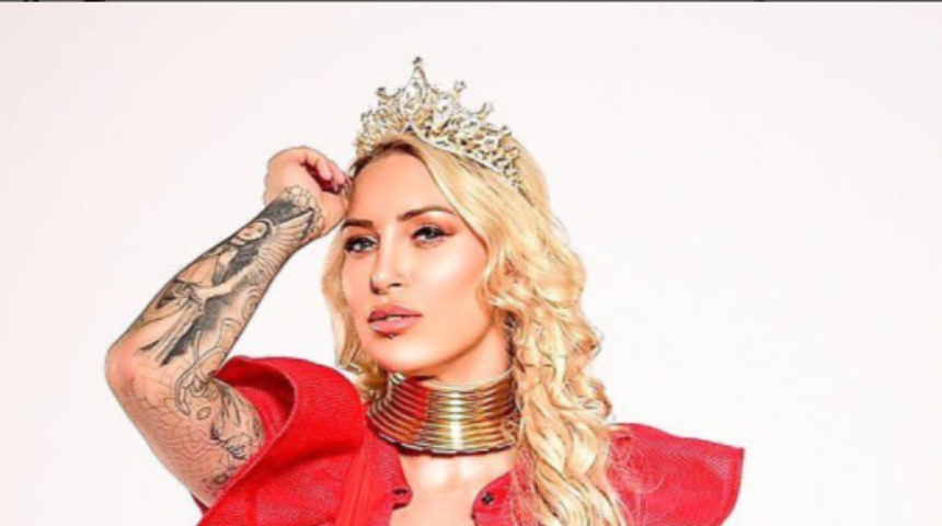 OnlyFans modeli Tracy Kiss, sosyal medyadan kendisini eleştirenlere sert cevap verdi! “Eğitimli ve başarılıyım”