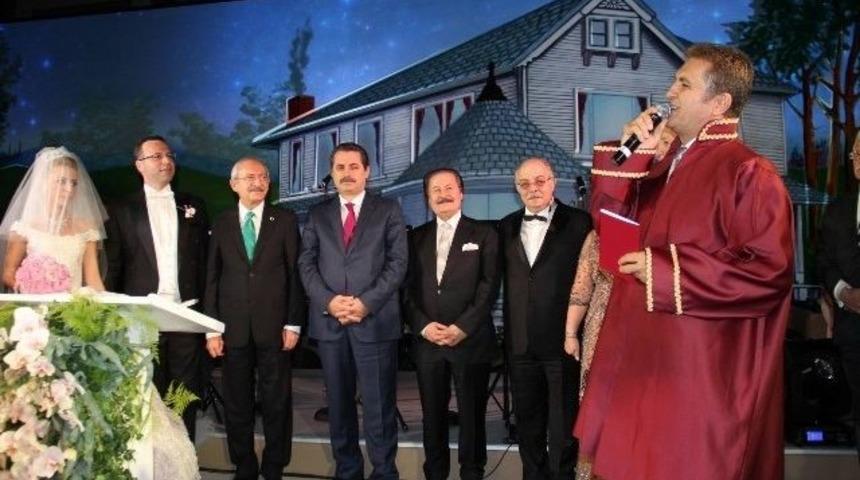 Kılıçdaroğlu ve Faruk Çelik nikah şahidi oldu