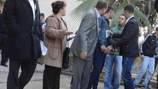 Adana'da öğrenciler öğretmen dövdü