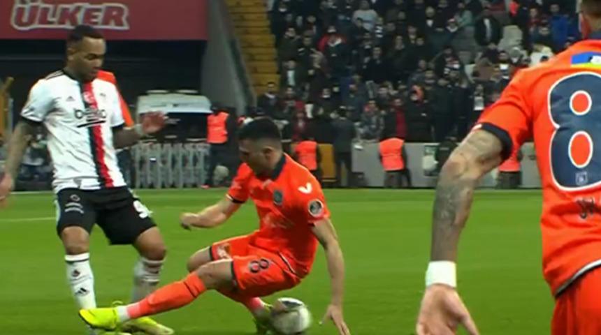 Son dakika: Beşiktaş-Başakşehir maçında taraftar ayaklandı!