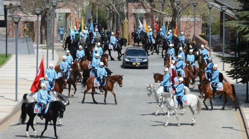 Atlı Tören Kıtası Çankaya Köşkü'nde ilk kez görev yaptı
