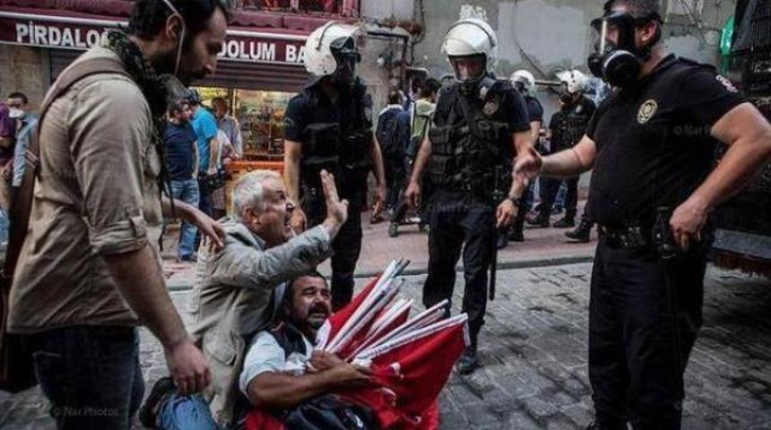 Ali Sarıçiçek'e bin adet bayrak